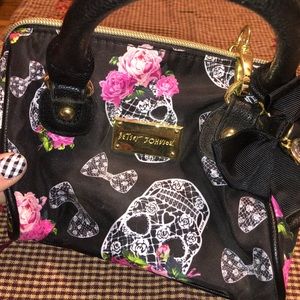 Betsey Johnson NWOT skull and chains purse